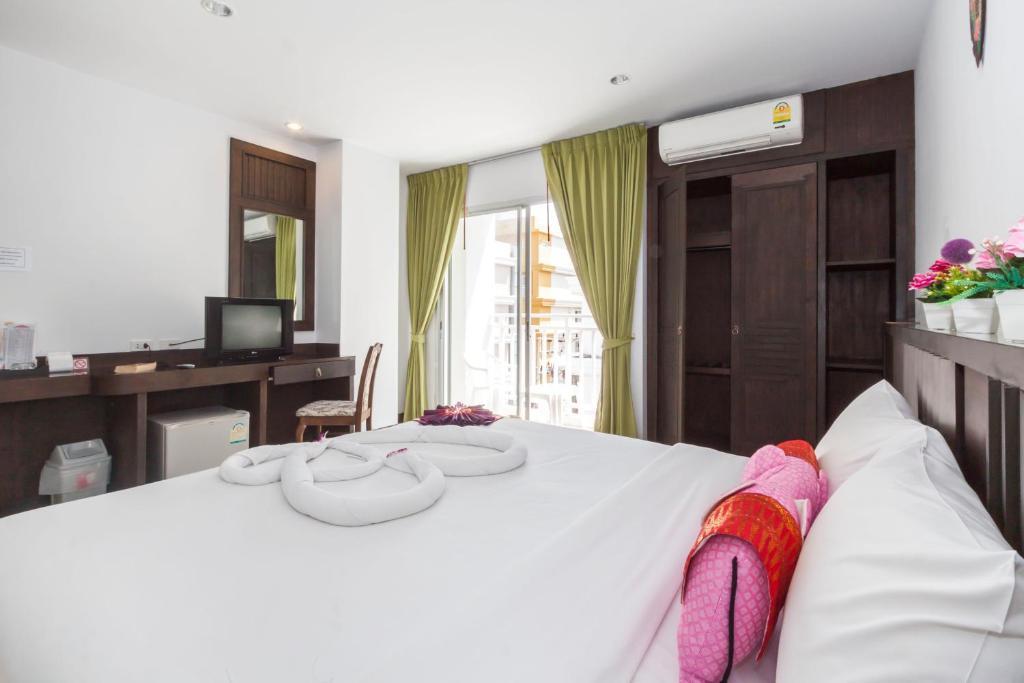 Larn Park Resortel Patong Phòng bức ảnh