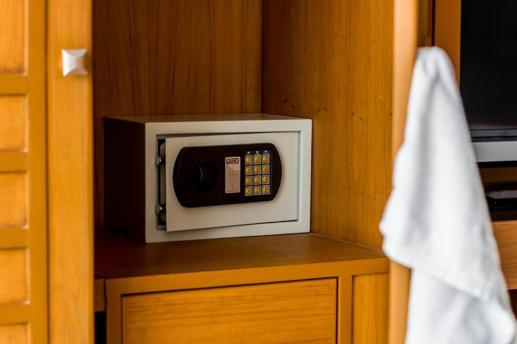 Larn Park Resortel Patong Phòng bức ảnh