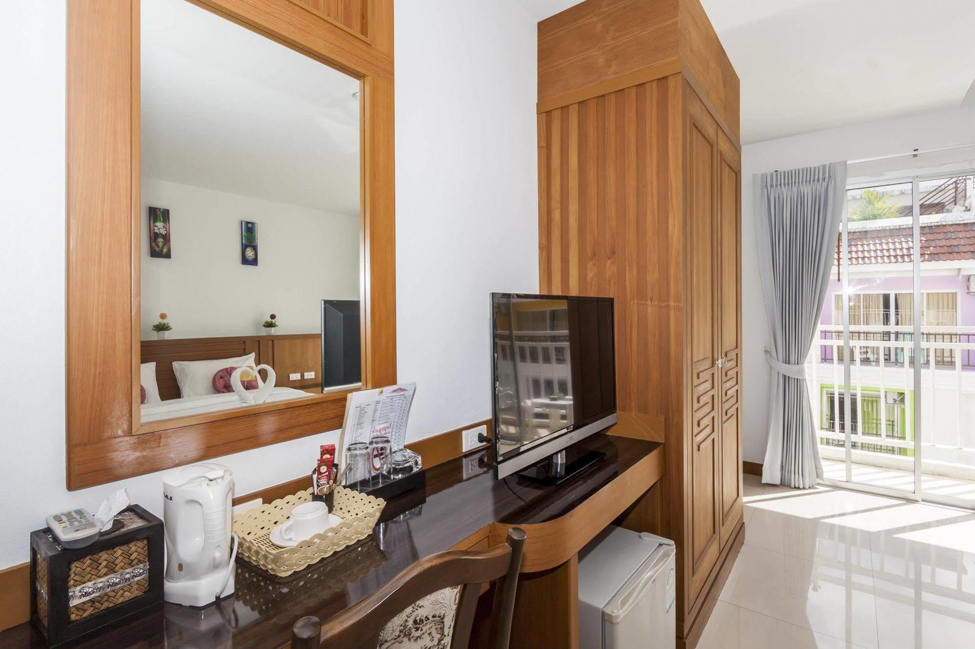 Larn Park Resortel Patong Ngoại thất bức ảnh