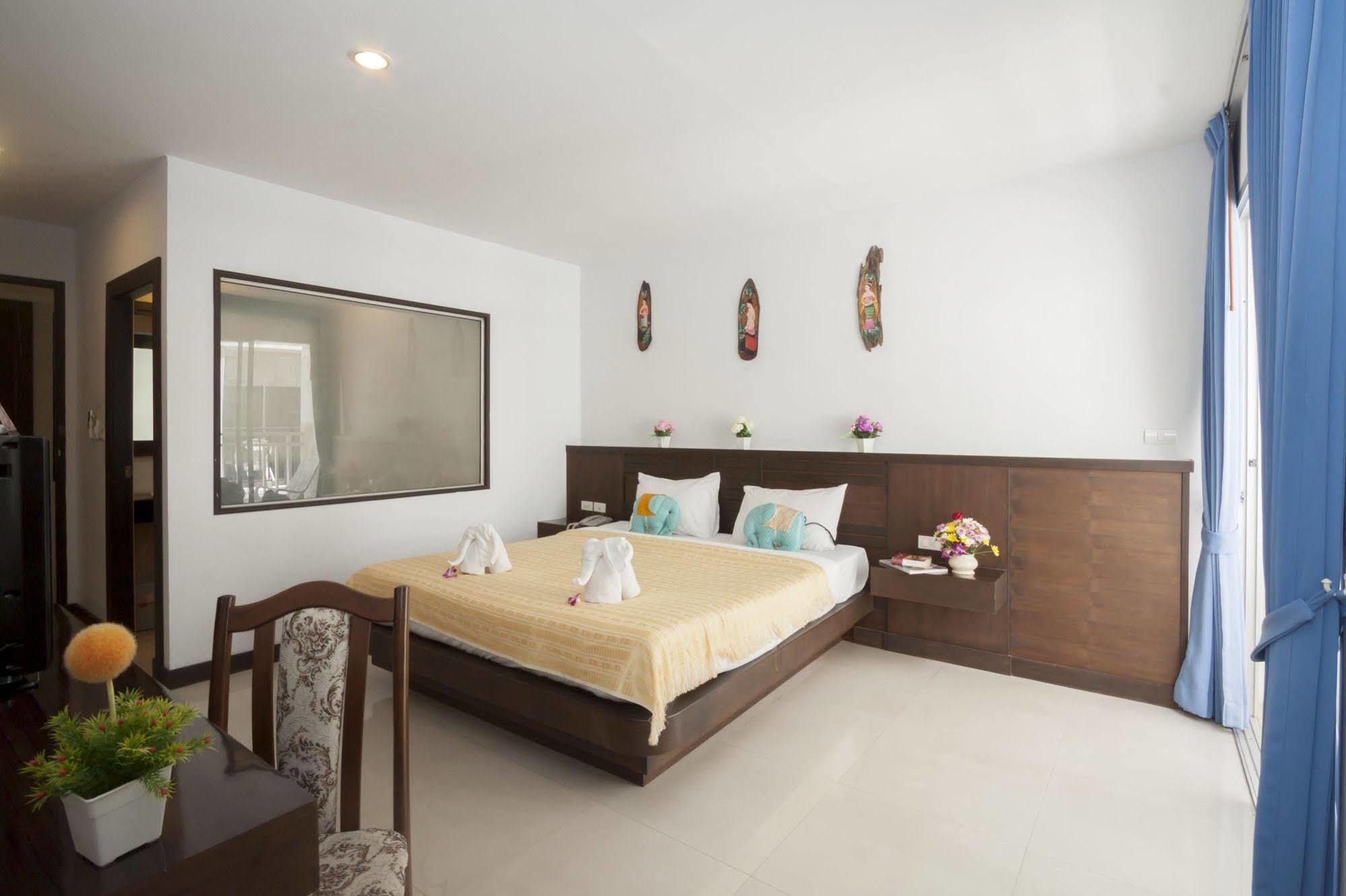 Larn Park Resortel Patong Ngoại thất bức ảnh
