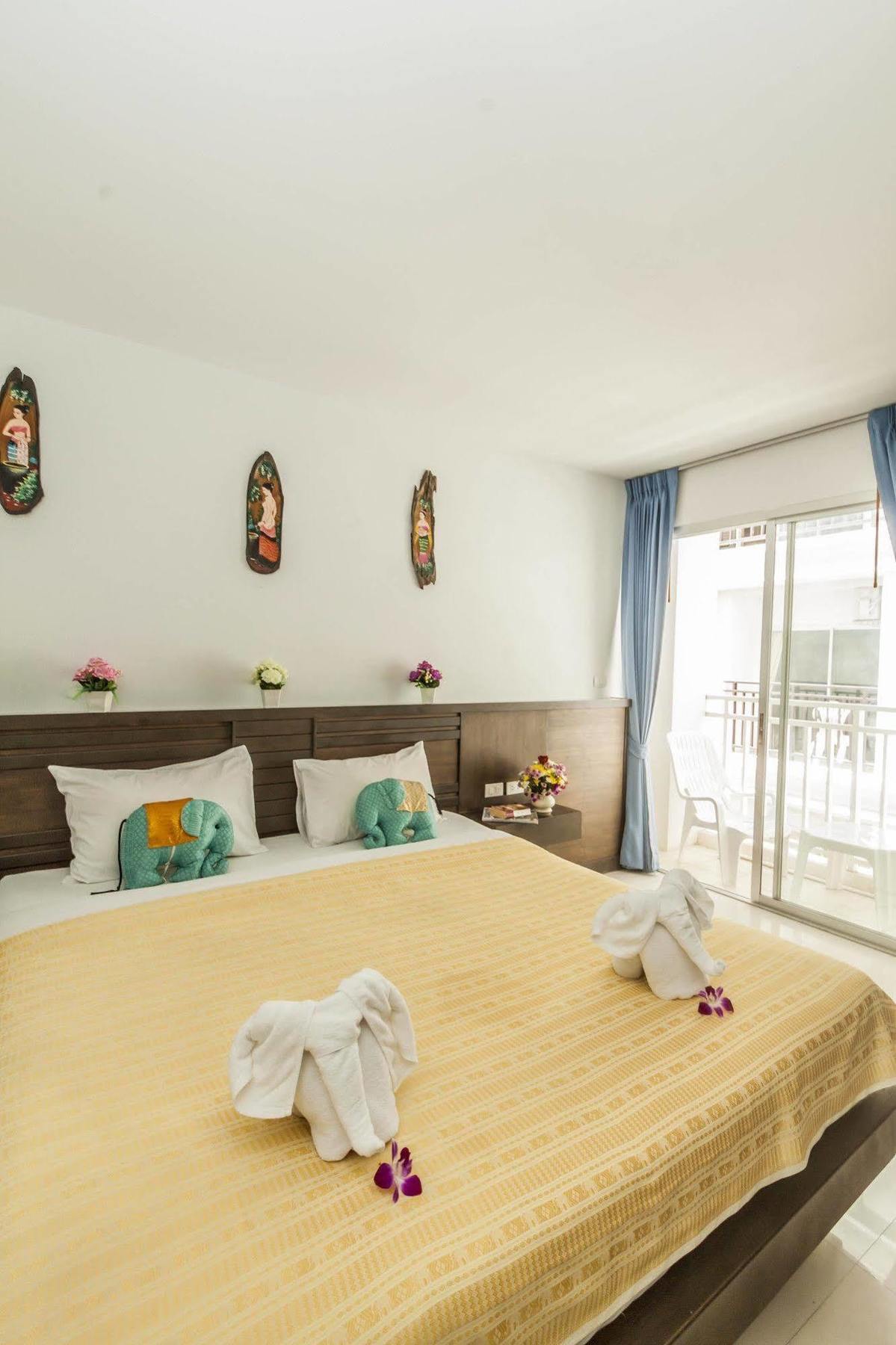 Larn Park Resortel Patong Ngoại thất bức ảnh