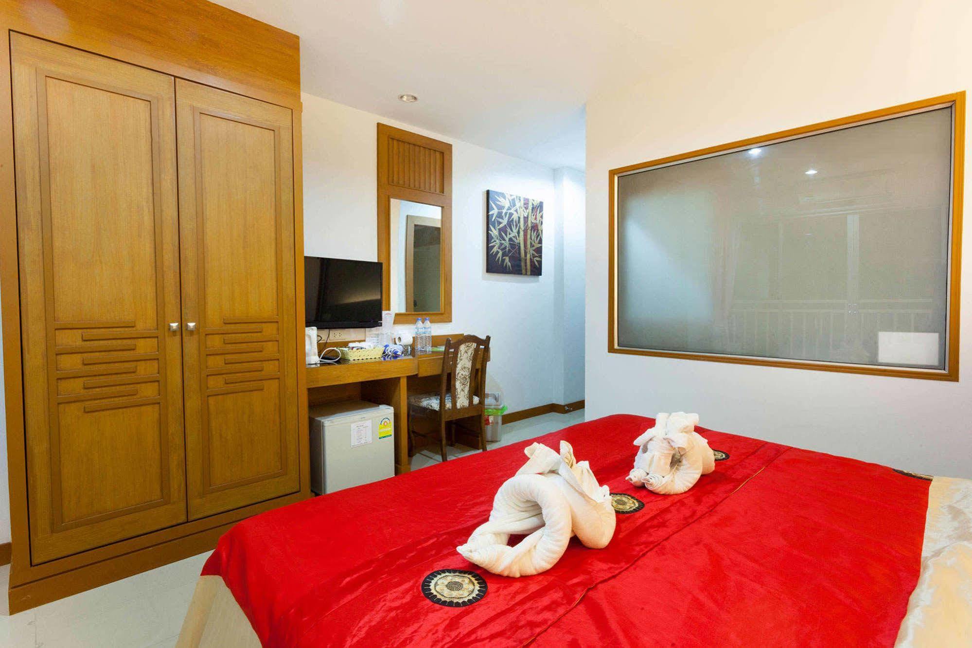 Larn Park Resortel Patong Ngoại thất bức ảnh