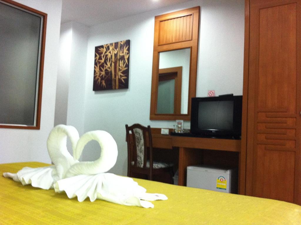 Larn Park Resortel Patong Ngoại thất bức ảnh